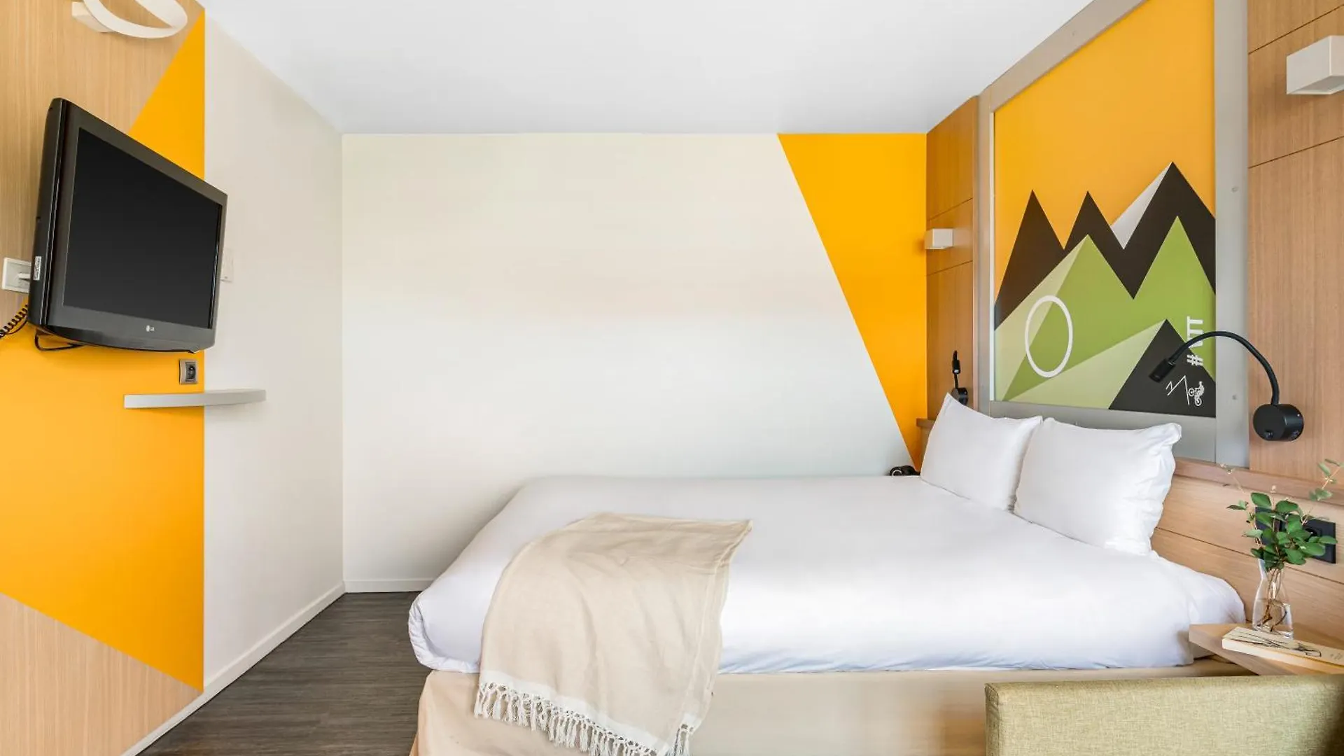 Ibis Styles Annecy Centre Gare Hotel 3*,  France