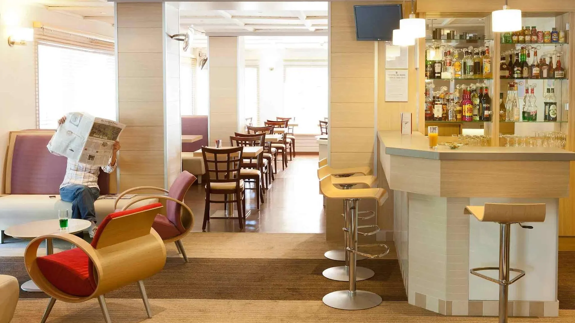 Ibis Styles Annecy Centre Gare Hotel 3*,
