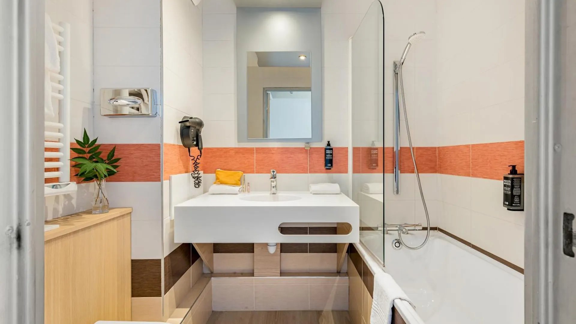 Ibis Styles Annecy Centre Gare Hotel